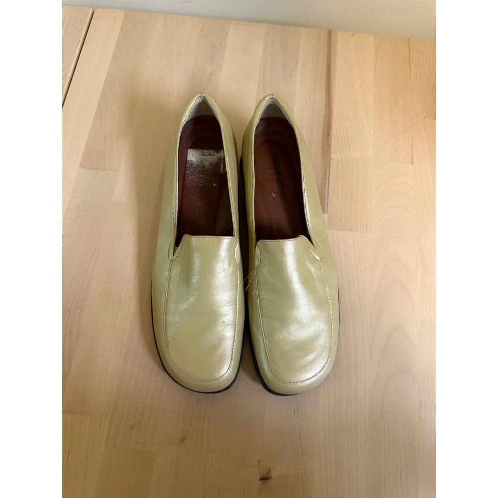 Naturalizer Women's Light Yellow Leather Loafer Shoes Size‎ 8M